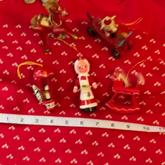 VINTAGE WOODEN ORNAMENTS SET OF FIVE - Picture 2 of 2